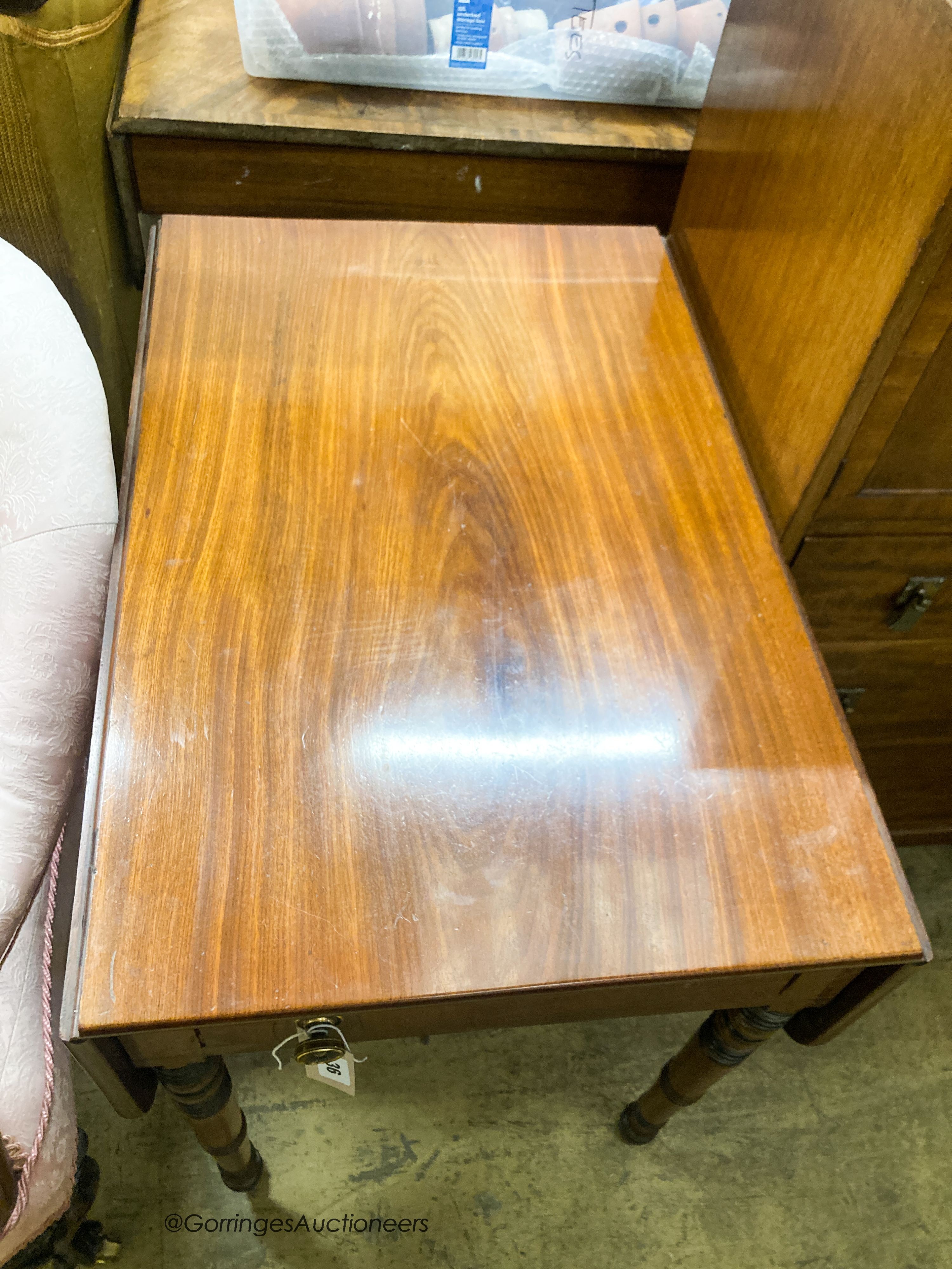 A Regency mahogany Pembroke table, W.50cm D.76cm H.71cm